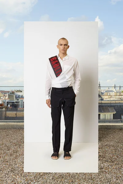 Look 32